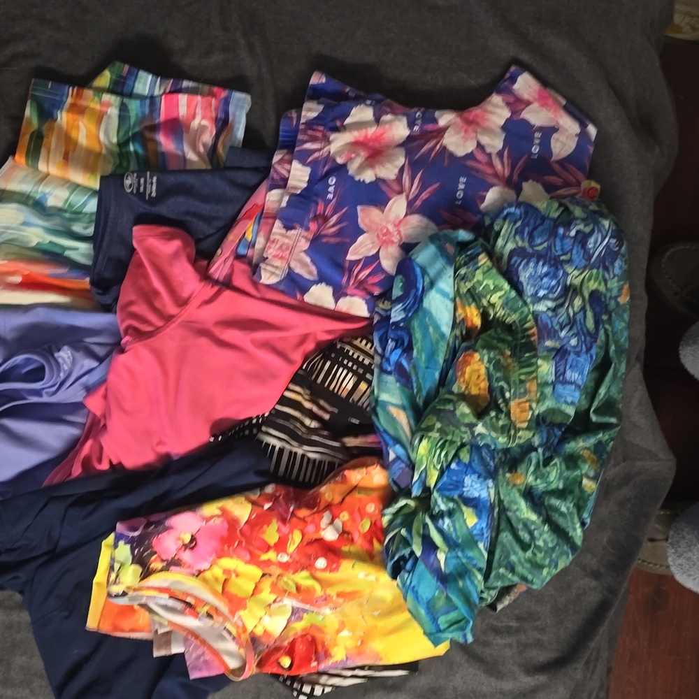 11 Piece Lot Ladies XXL 9 Shirts and 2 pants